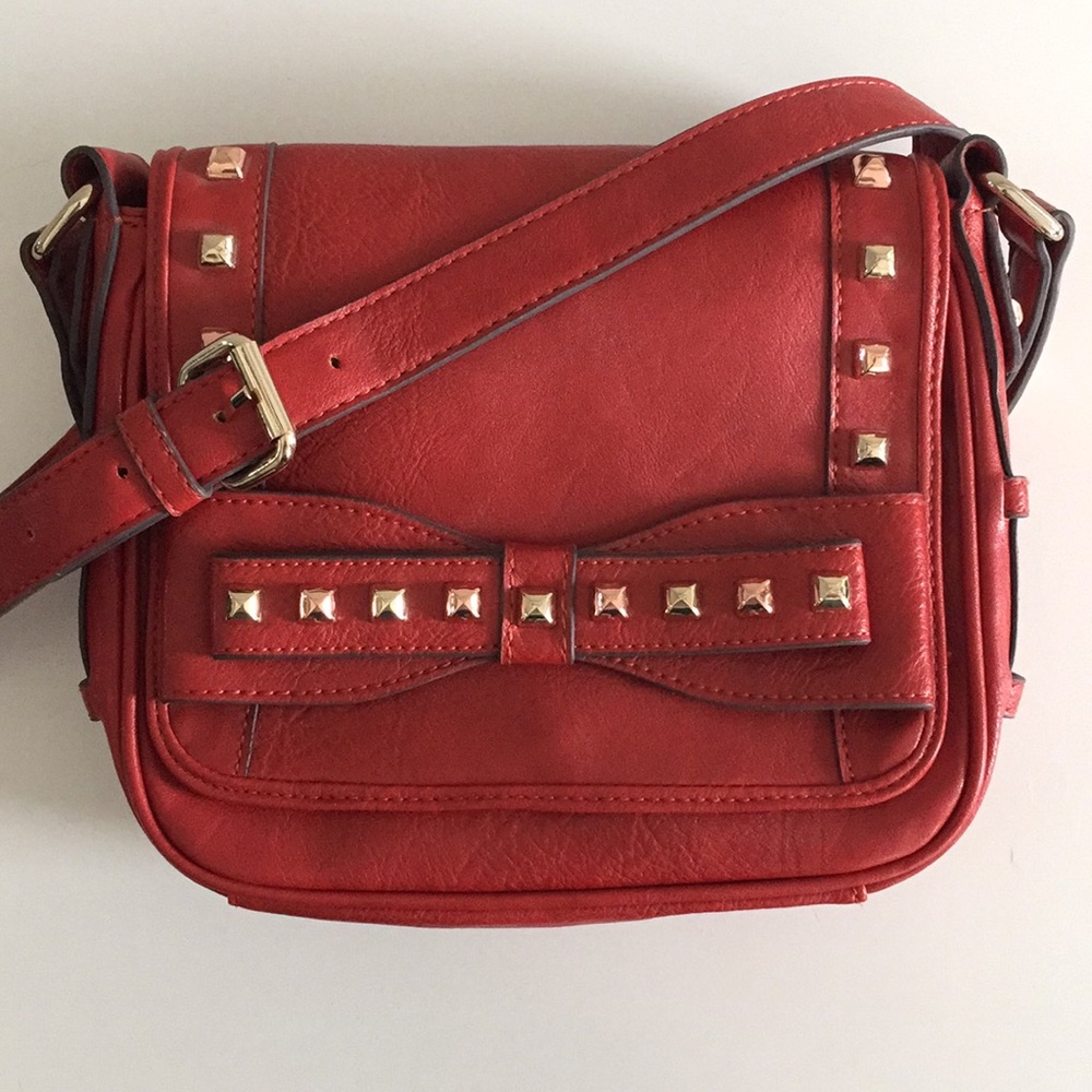 Jessica Simpson Burnt  Red Cross body purse